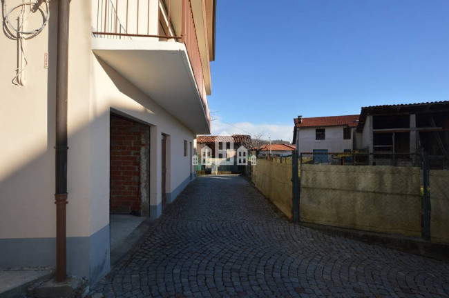 Casa semindipendente in vendita a Val di Chy