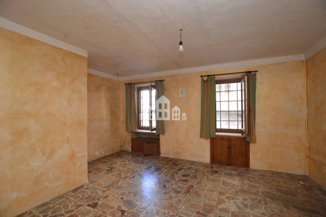 Casa semindipendente in vendita a Val di Chy