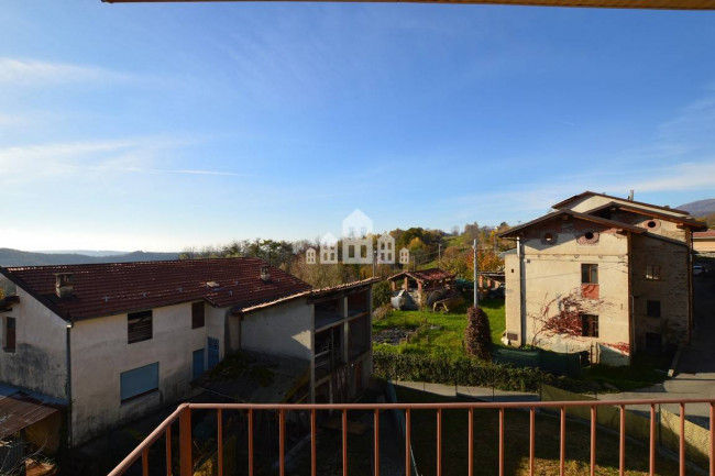 Casa semindipendente in vendita a Val di Chy