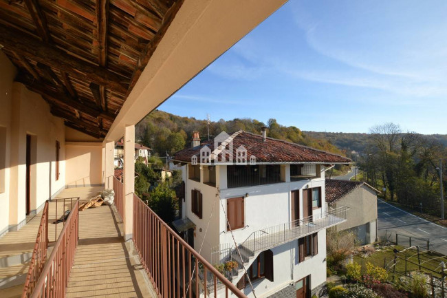 Casa semindipendente in vendita a Val di Chy