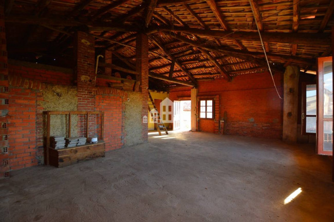 Casa semindipendente in vendita a Val di Chy