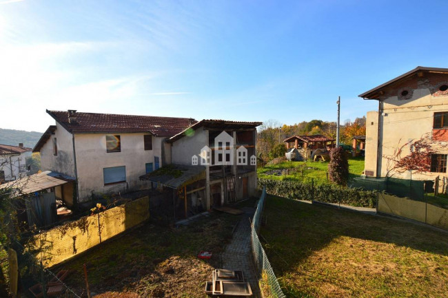 Casa semindipendente in vendita a Val di Chy