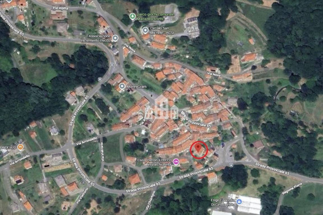 Casa semindipendente in vendita a Val di Chy