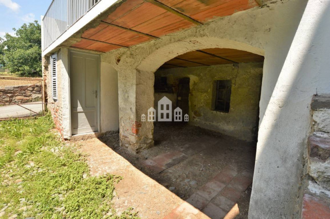 Casa semindipendente in vendita a Val di Chy