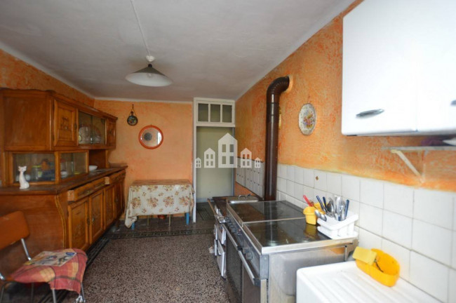 Casa semindipendente in vendita a Val di Chy