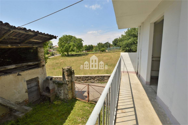 Casa semindipendente in vendita a Val di Chy