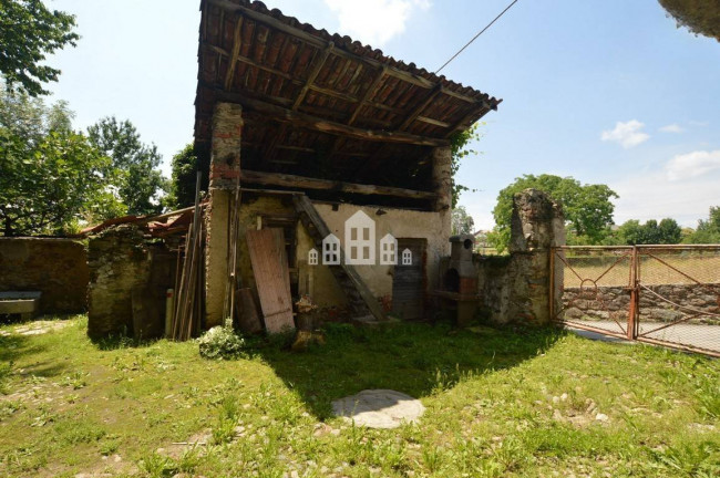 Casa semindipendente in vendita a Val di Chy