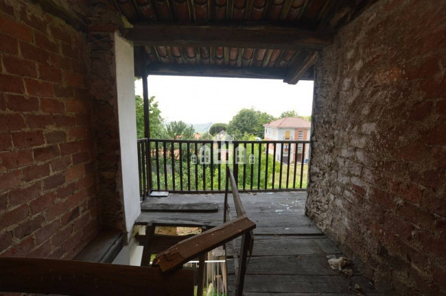 Casa semindipendente in vendita a Val di Chy