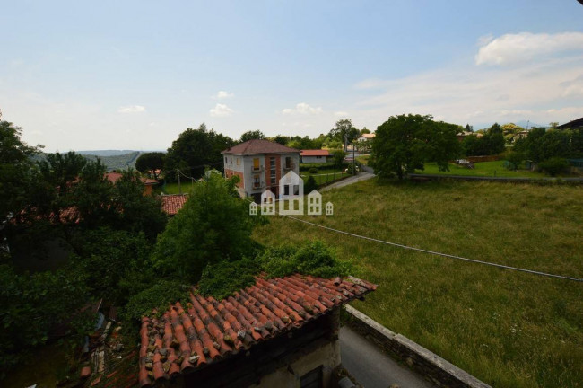 Casa semindipendente in vendita a Val di Chy