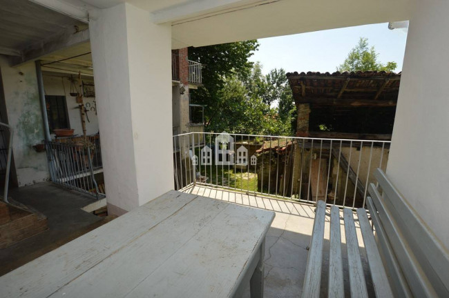 Casa semindipendente in vendita a Val di Chy