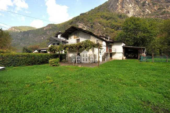Casa semindipendente in vendita a Pont-Canavese