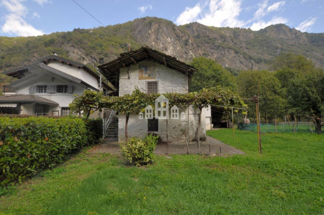 Casa semindipendente in vendita a Pont-Canavese