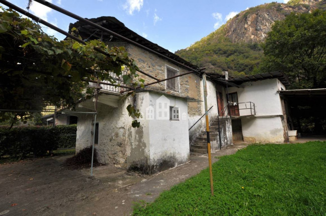 Casa semindipendente in vendita a Pont-Canavese