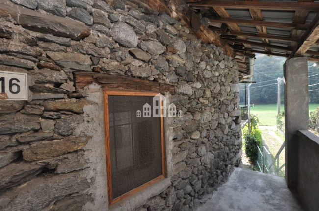 Casa semindipendente in vendita a Pont-Canavese