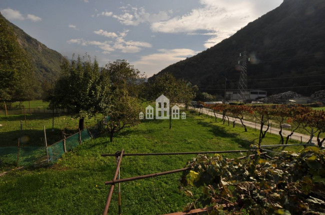 Casa semindipendente in vendita a Pont-Canavese