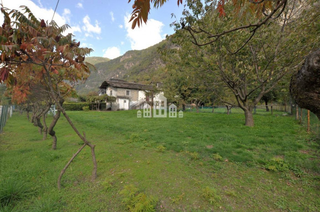 Casa semindipendente in vendita a Pont-Canavese