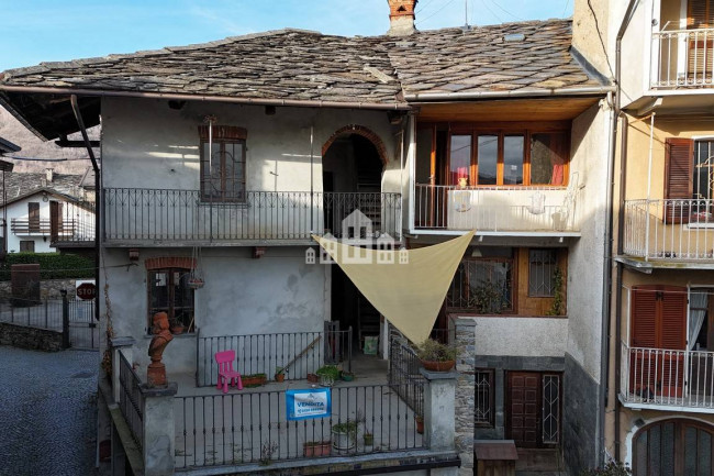 Casa semindipendente in vendita a Rueglio