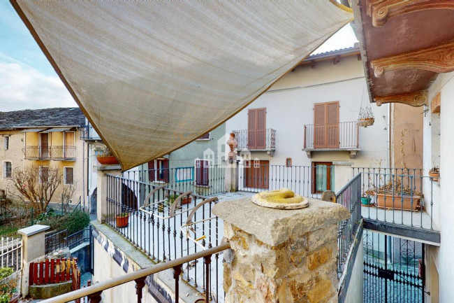 Casa semindipendente in vendita a Rueglio