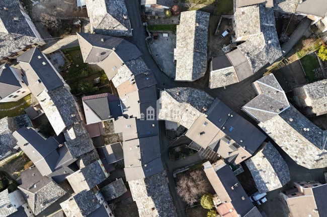 Casa semindipendente in vendita a Rueglio