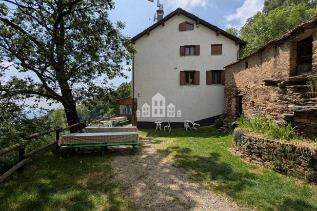 Casa indipendente in vendita a Andrate