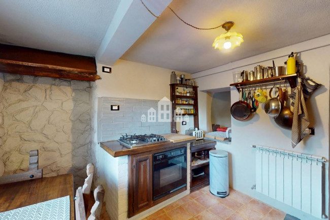 Casa indipendente in vendita a Valchiusa