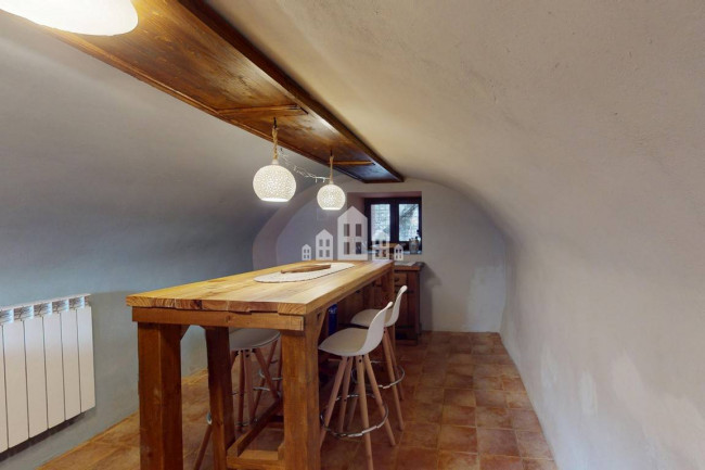 Casa indipendente in vendita a Valchiusa