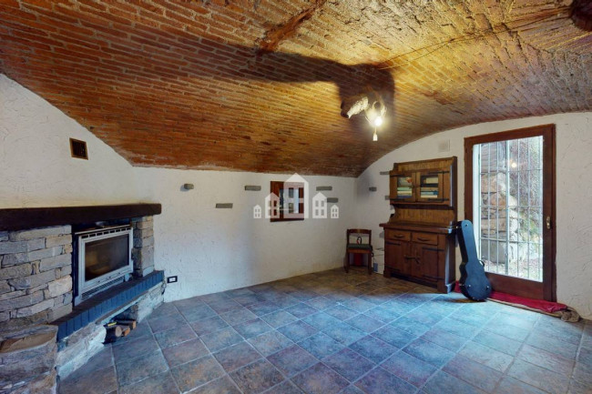 Casa indipendente in vendita a Valchiusa