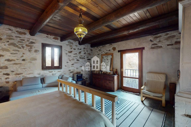 Casa indipendente in vendita a Valchiusa