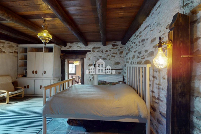 Casa indipendente in vendita a Valchiusa