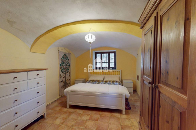 Casa indipendente in vendita a Valchiusa