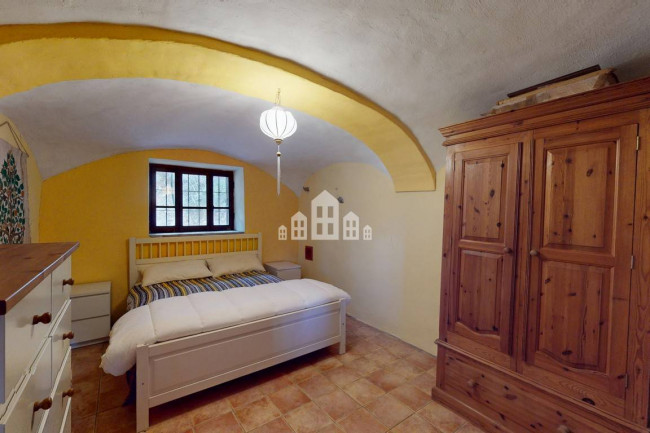 Casa indipendente in vendita a Valchiusa