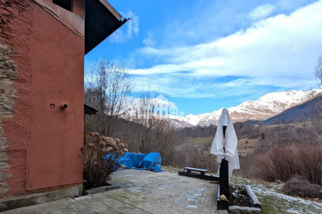 Casa indipendente in vendita a Valchiusa