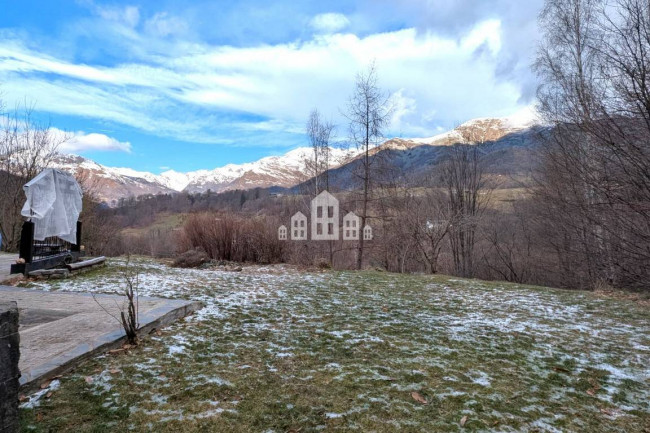 Casa indipendente in vendita a Valchiusa