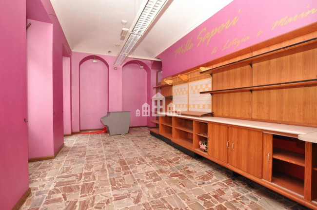 Locale commerciale in vendita a Cuorgnè