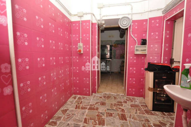 Locale commerciale in vendita a Cuorgnè