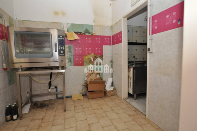 Locale commerciale in vendita a Cuorgnè