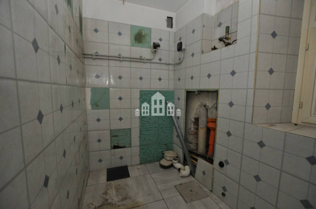 Locale commerciale in vendita a Cuorgnè