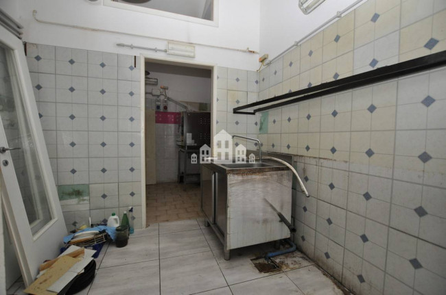 Locale commerciale in vendita a Cuorgnè