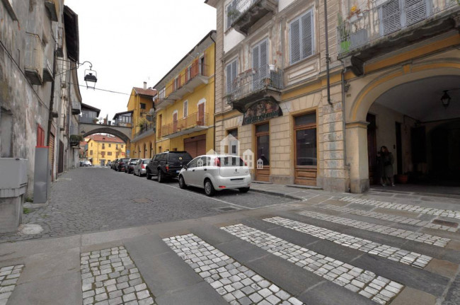 Locale commerciale in vendita a Cuorgnè