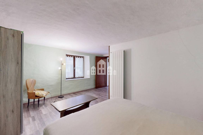 Casa semindipendente in vendita a Issiglio