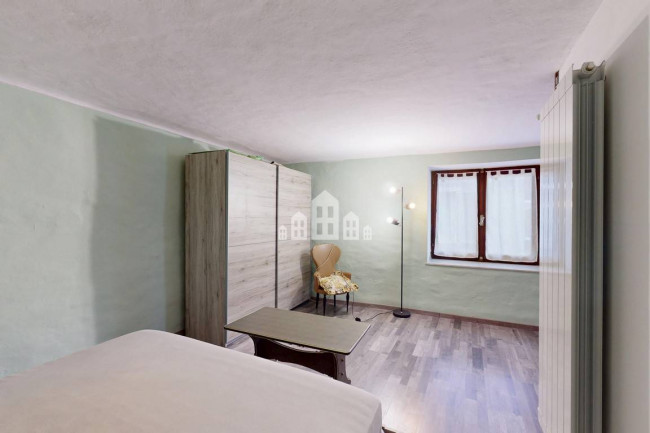 Casa semindipendente in vendita a Issiglio