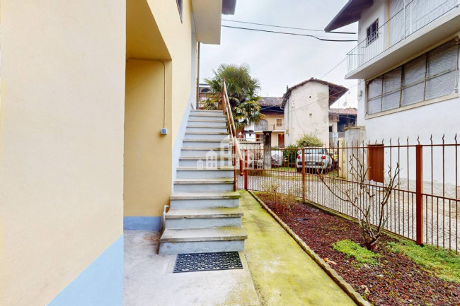 Casa semindipendente in vendita a Issiglio