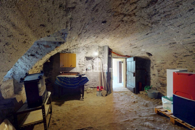 Casa semindipendente in vendita a Issiglio