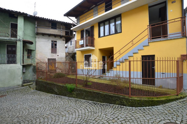 Casa semindipendente in vendita a Issiglio