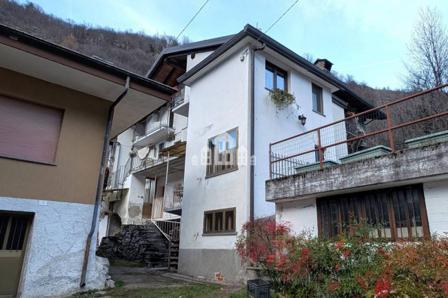 Casa semindipendente in vendita a Locana