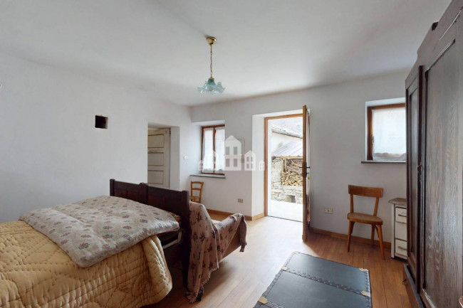 Casa semindipendente in vendita a Locana