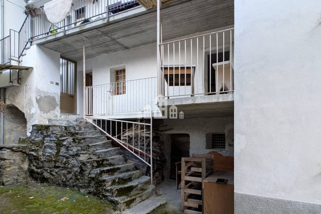 Casa semindipendente in vendita a Locana