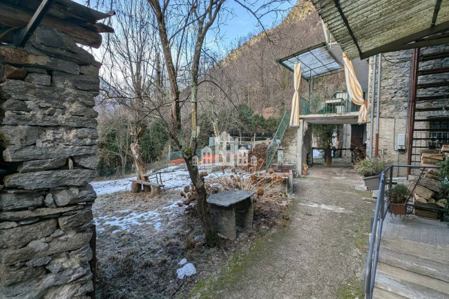 Casa semindipendente in vendita a Locana