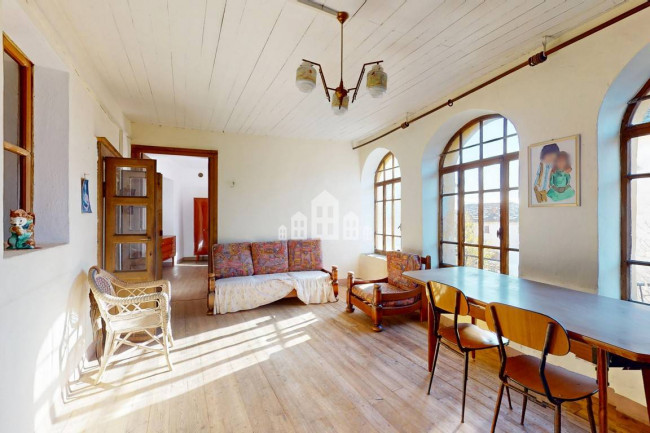 Casa semindipendente in vendita a Valchiusa