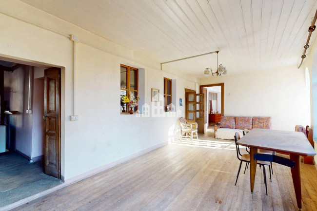 Casa semindipendente in vendita a Valchiusa